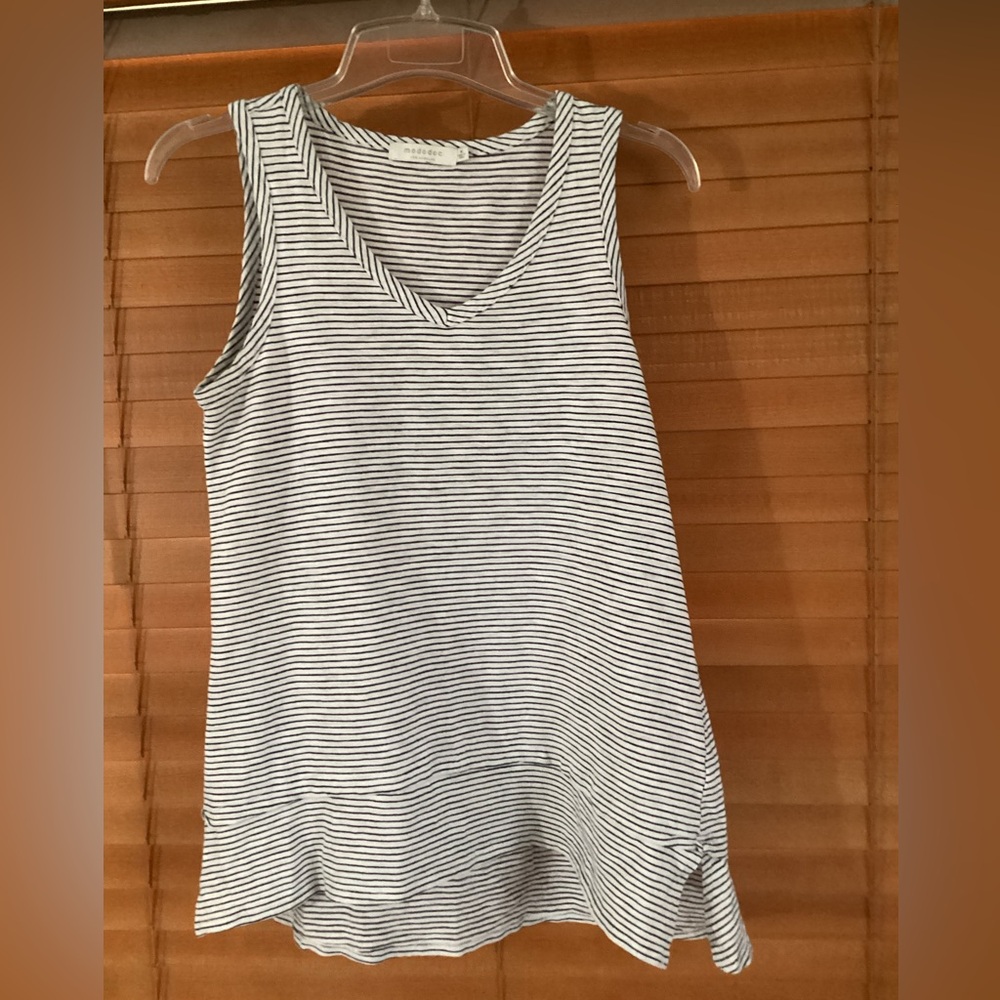 Mododoc M Striped V Neck Sleeveless Shirt Tank Top Banded Hem
